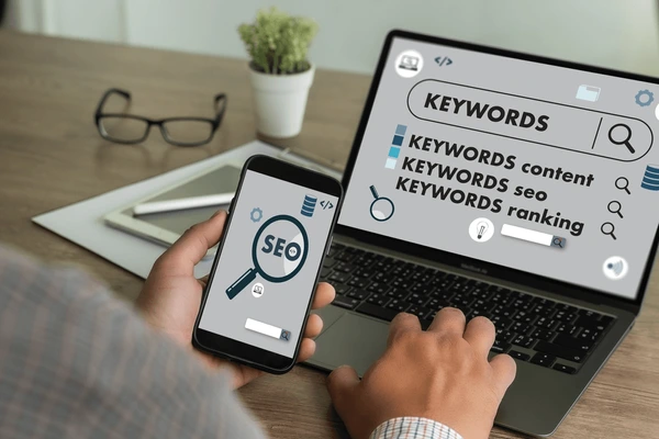 businessmanman-search-website-content-keywords-on-600nw